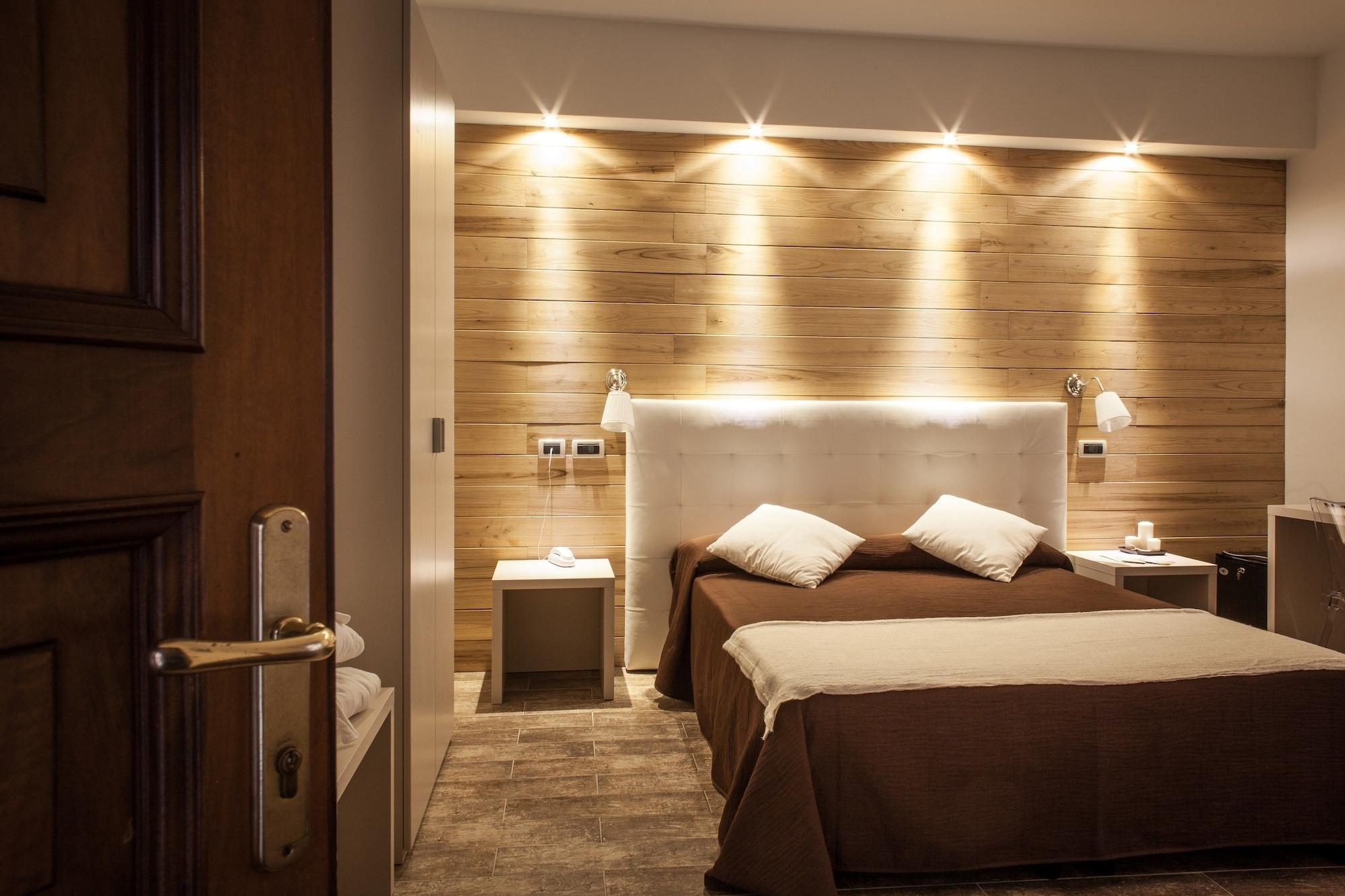 Piccolo Hotel Aurora 아바디아산살바토레 외부 사진