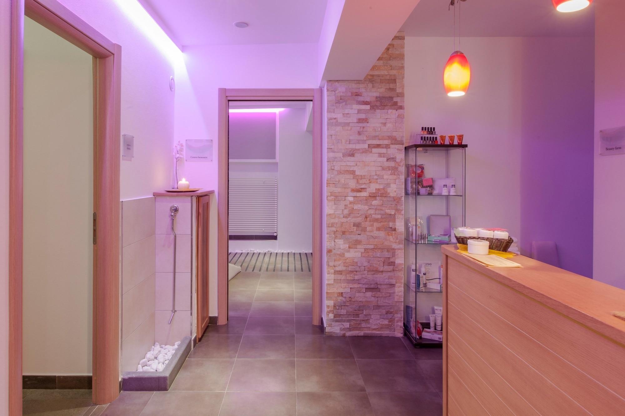 Piccolo Hotel Aurora 아바디아산살바토레 외부 사진